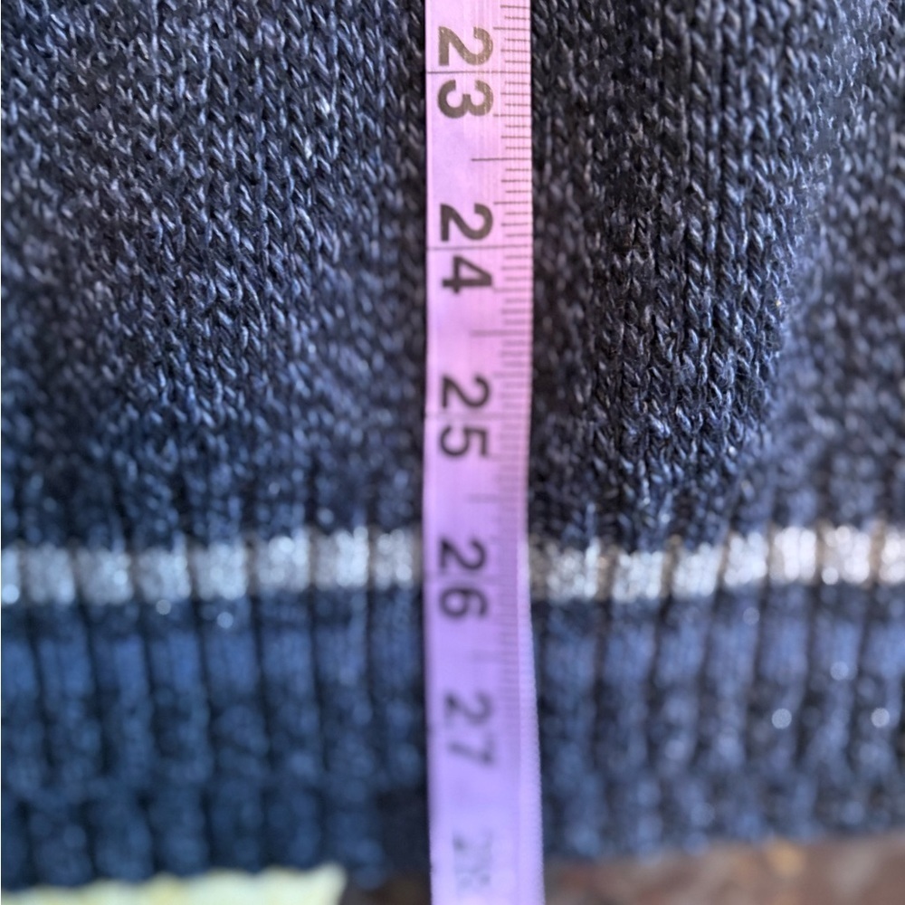 Vintage Men's Blue Sweater with Patterned Stripes - Picture 7 of 8